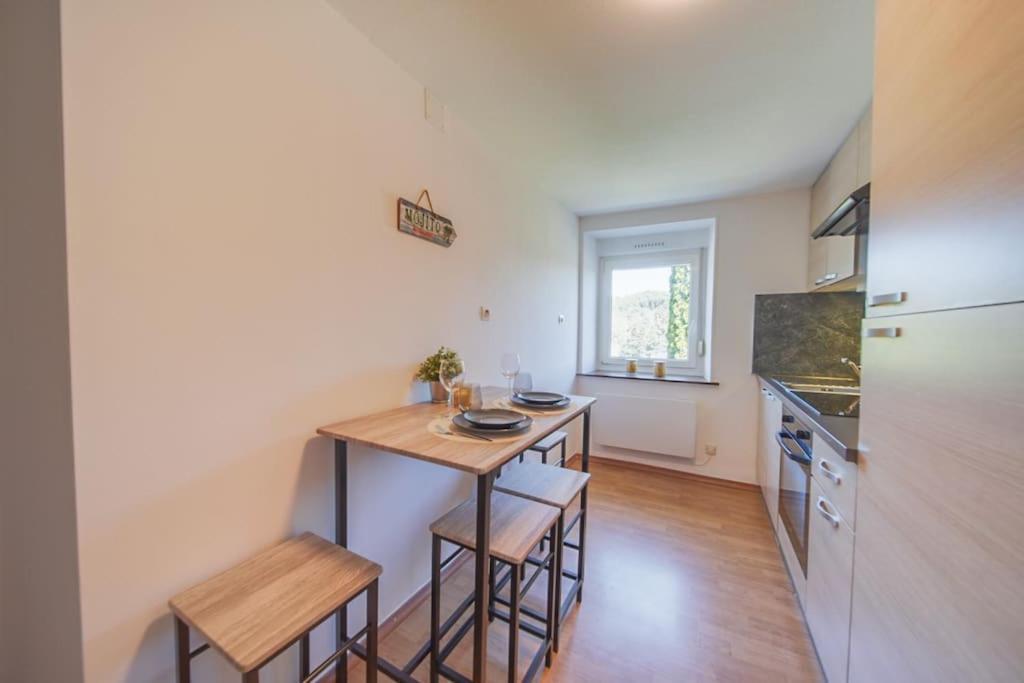 Charmant Appartement 2 Chambres Proche Luxembourg Redange Exterior photo